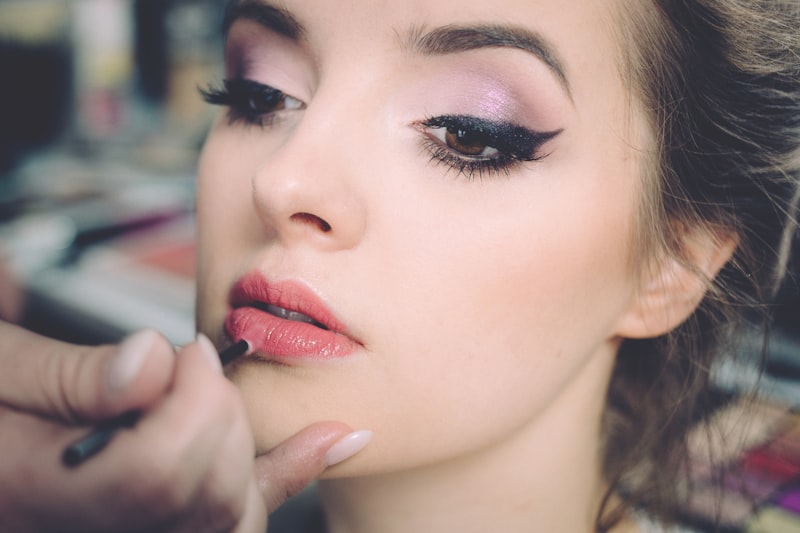 Pengaplikasian makeup profesional
